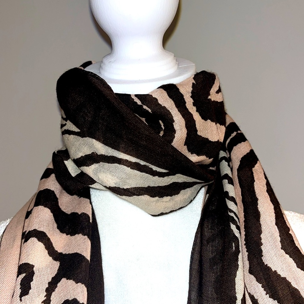 Carlisle tiger print scarf